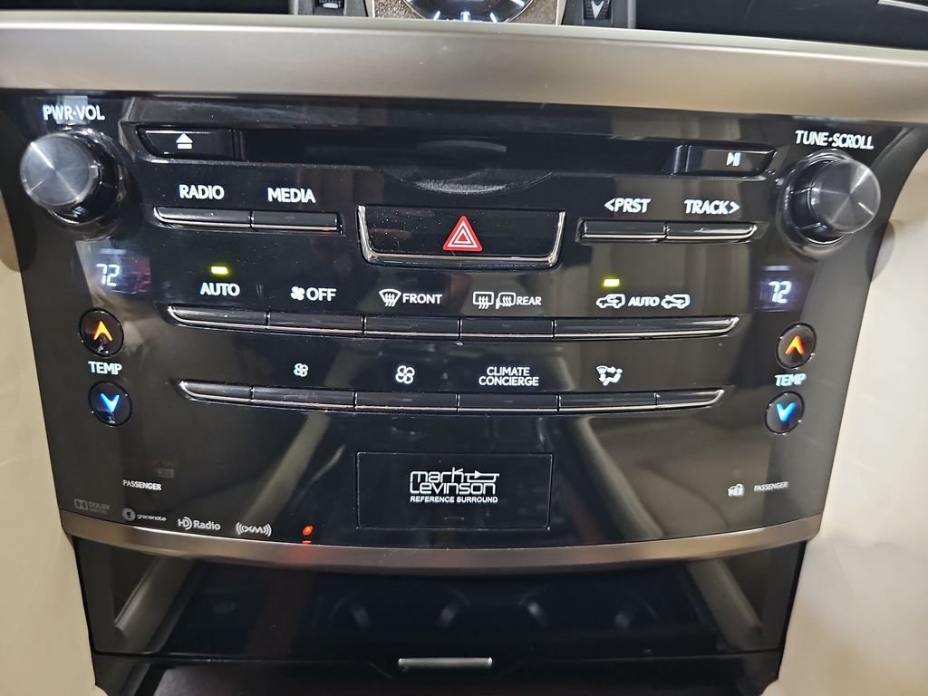Used 2020 Lexus LX 570 4WD w/ Luxury Package image 27