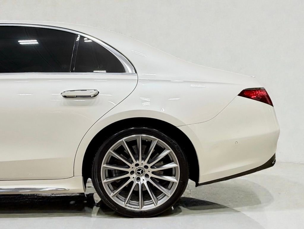 Used 2022 Mercedes-Benz S 500 4MATIC w/ AMG Line Package image 7