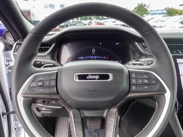 Used 2025 Jeep Grand Cherokee L Limited AWD/4WD image 12
