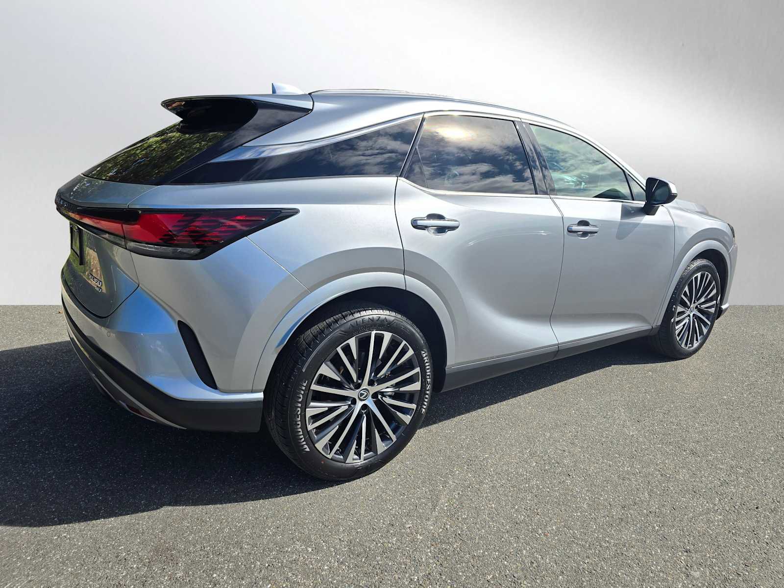 Used 2023 Lexus RX 350 Premium Plus w/ Cold Area Package image 3