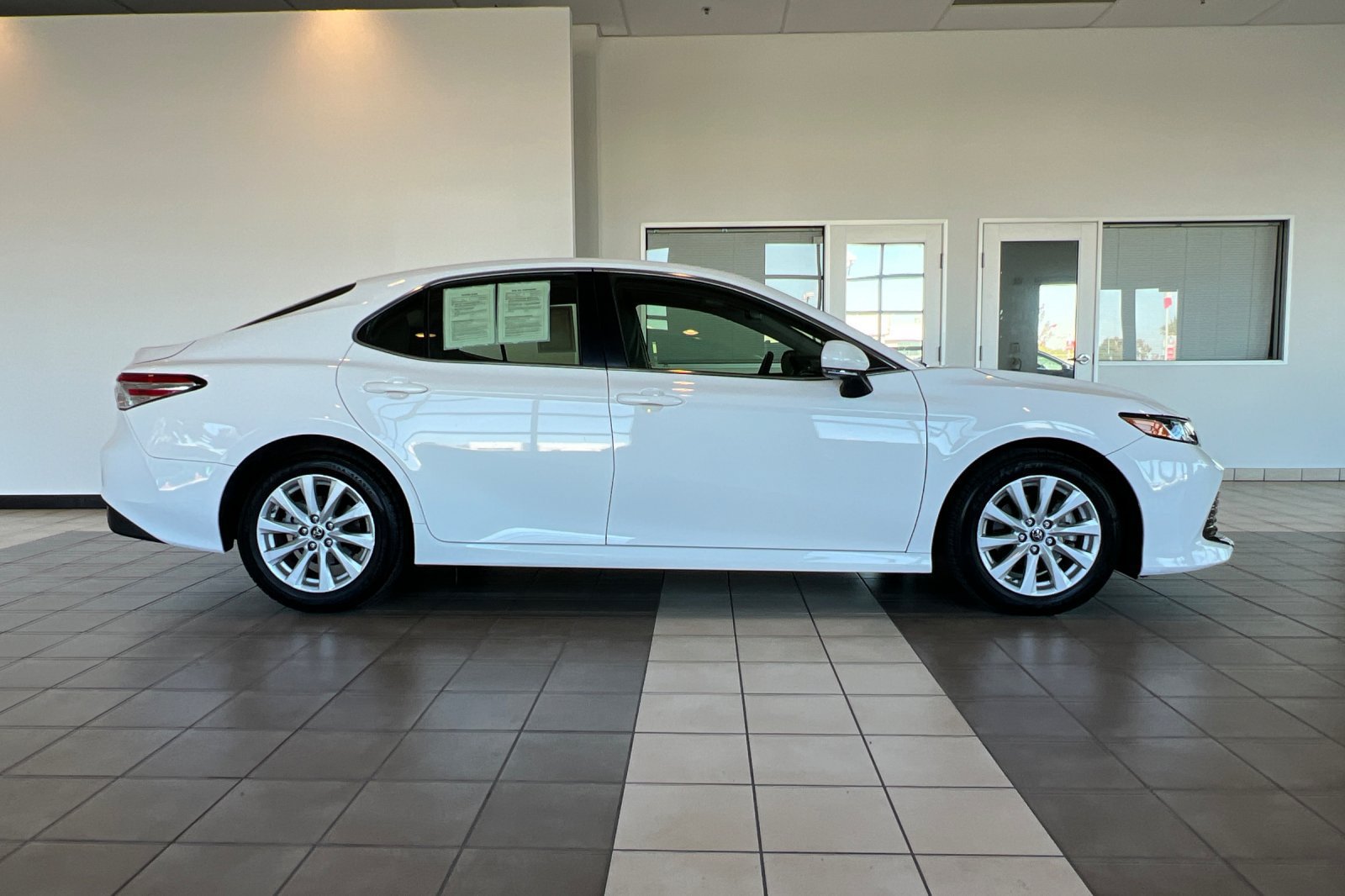 Certified 2018 Toyota Camry LE w/ Convenience Package FWD image 3