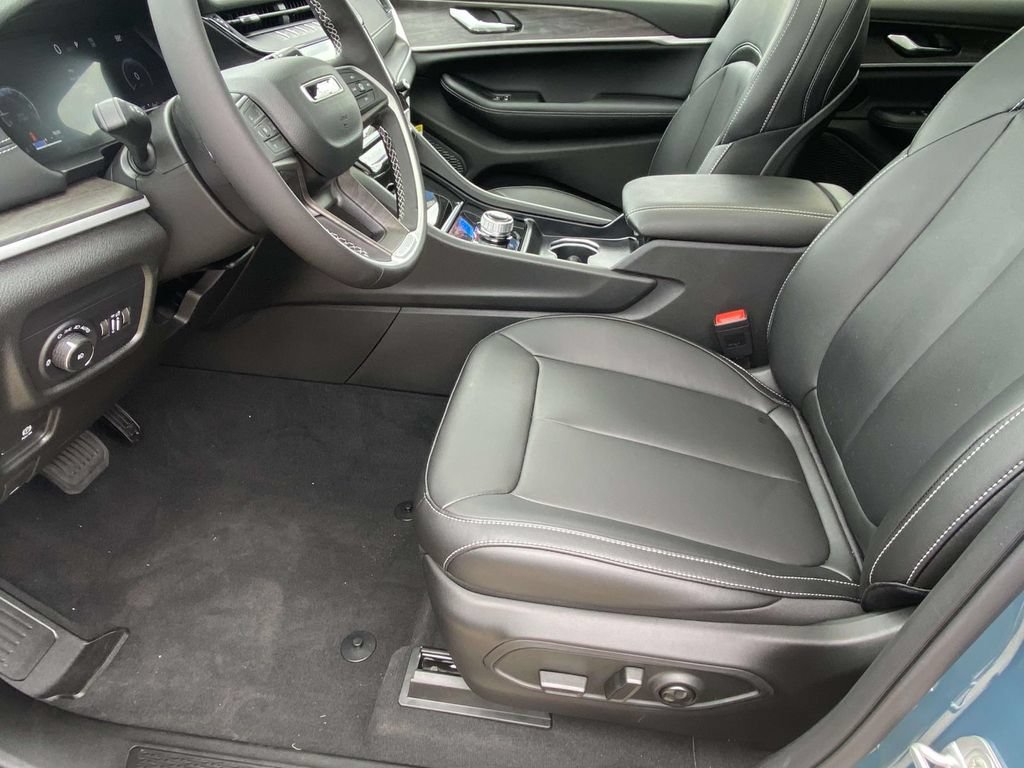 New 2026 Jeep Grand Cherokee Limited w/ Limited Altitude Package RWD image 42