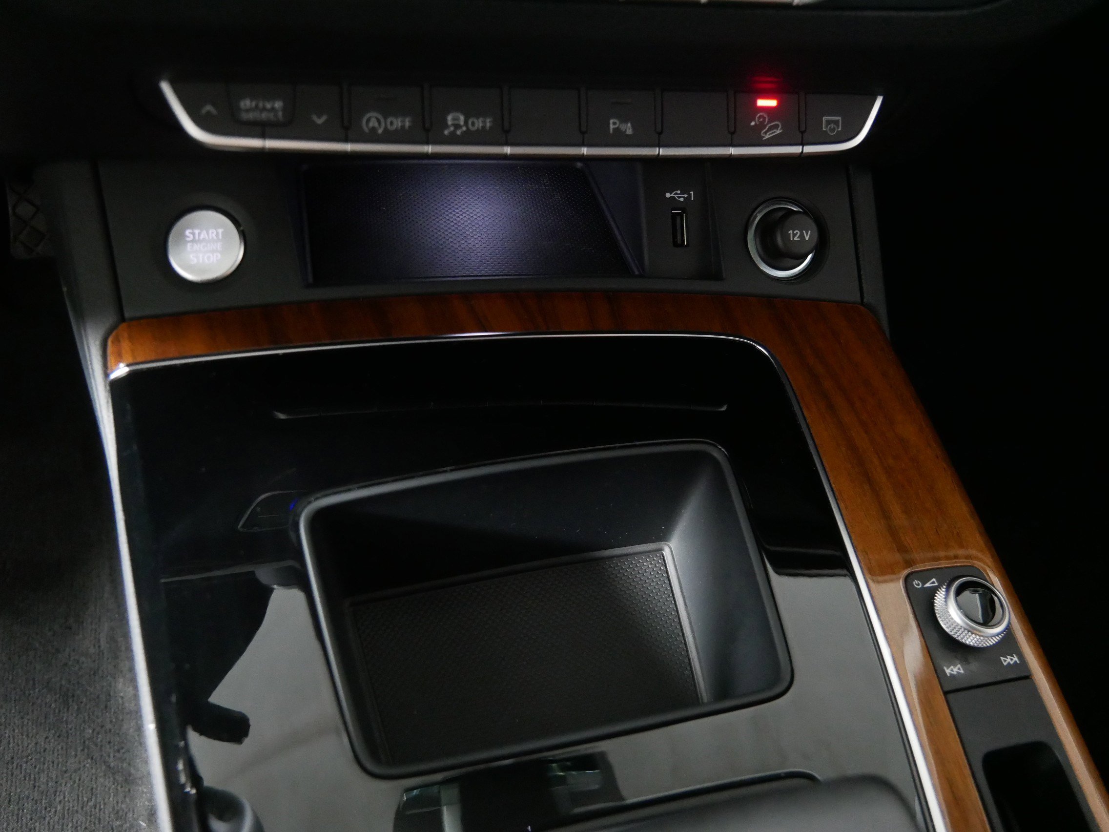 Used 2023 Audi Q5 2.0T Premium w/ Convenience Package image 29