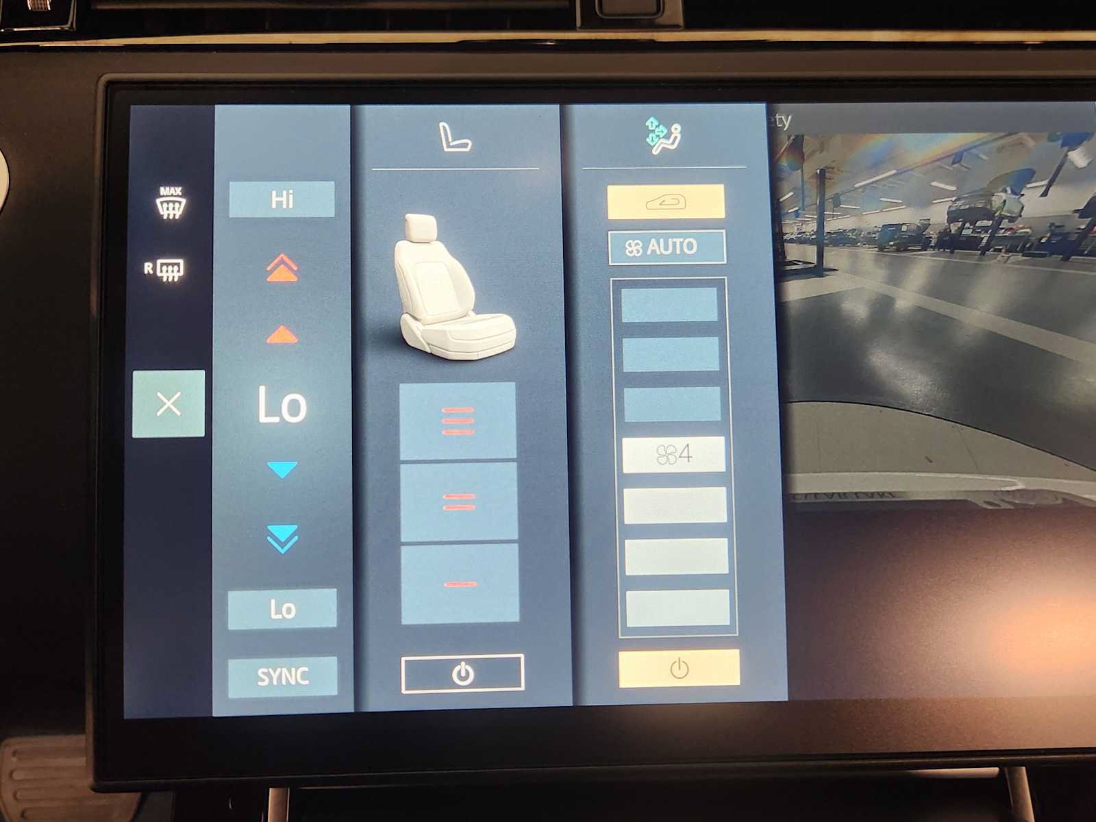Used 2025 Land Rover Range Rover Evoque S AWD/4WD image 18