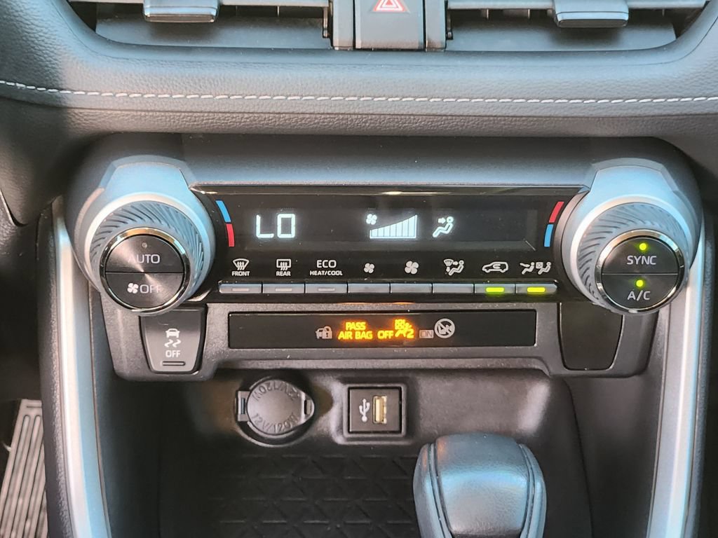 Used 2024 Toyota RAV4 LE AWD/4WD image 21