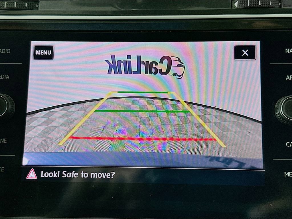 Used 2020 Volkswagen Tiguan SEL FWD image 17