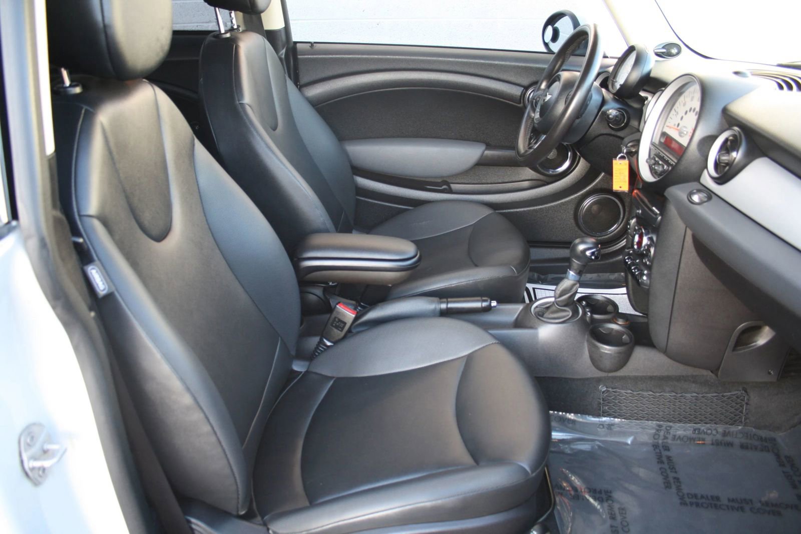 Used 2011 MINI Cooper Hardtop image 8