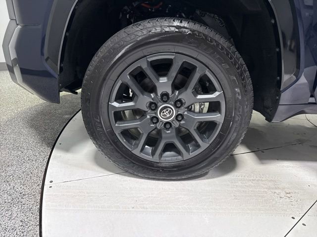 Used 2024 Toyota Tundra Platinum image 9