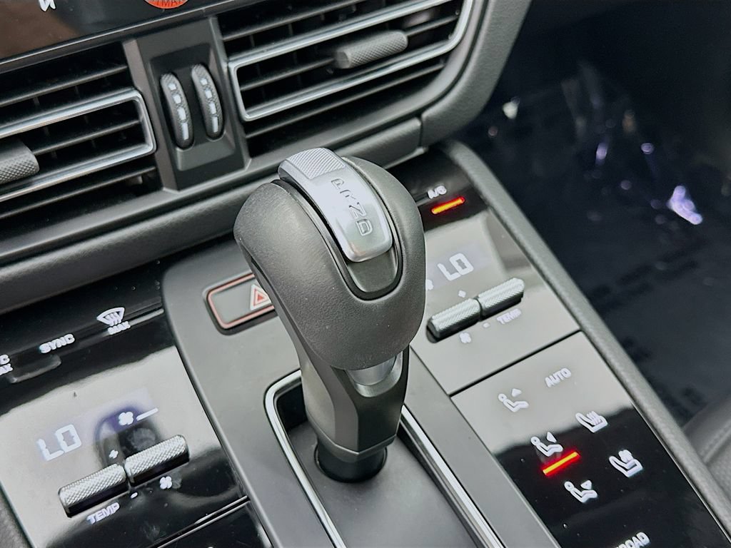 New 2025 Porsche Macan AWD/4WD image 19