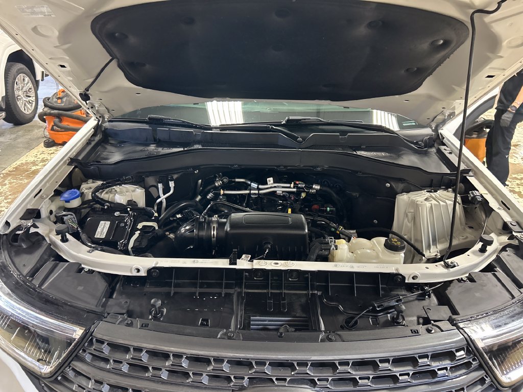 Used 2022 Ford Explorer XLT w/ Equipment Group 202A AWD/4WD image 10