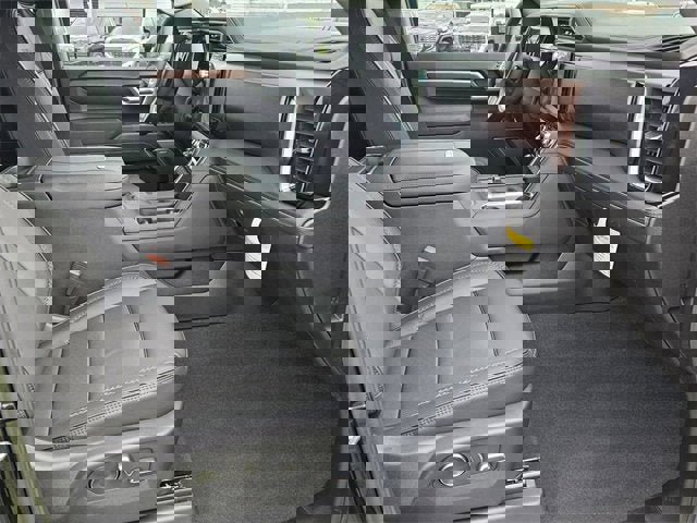 New 2025 GMC Sierra 2500 Denali w/ Denali Reserve Package image 15