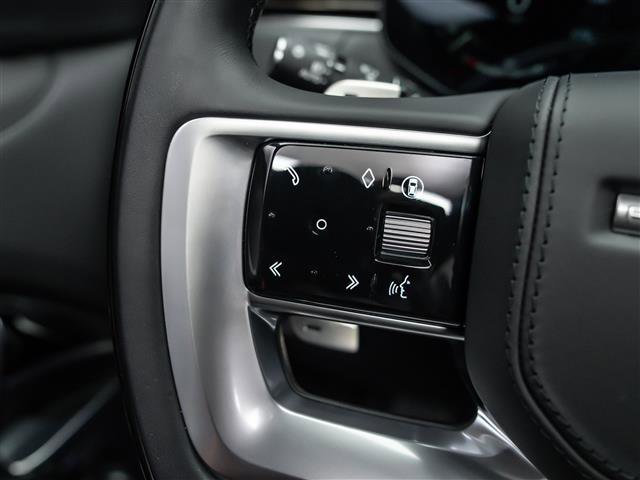 Used 2025 Land Rover Range Rover SE image 20