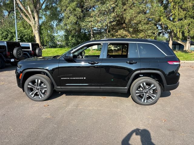 New 2027 Jeep Grand Cherokee Limited w/ Technology Group II AWD/4WD image 3