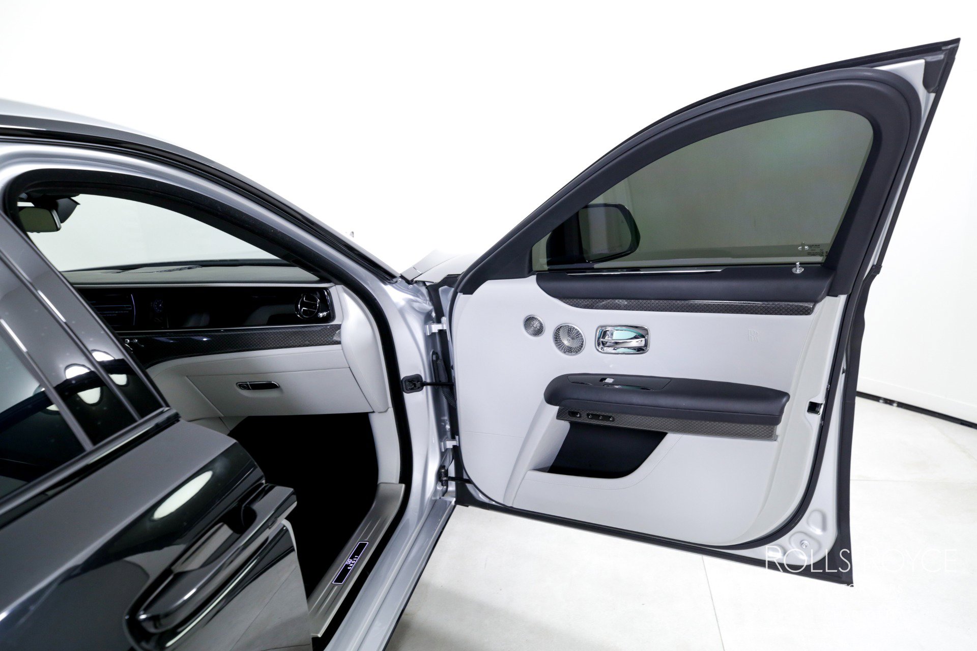 Used 2022 Rolls-Royce Ghost Black Badge AWD/4WD image 32
