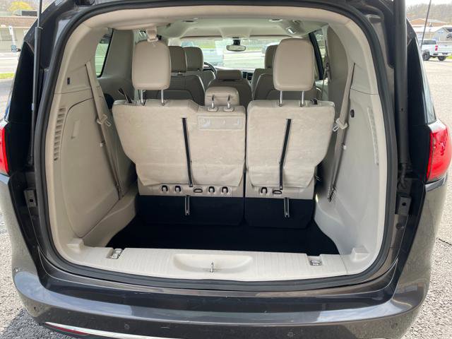 Used 2017 Chrysler Pacifica Touring-L w/ Tire & Wheel Group image 31