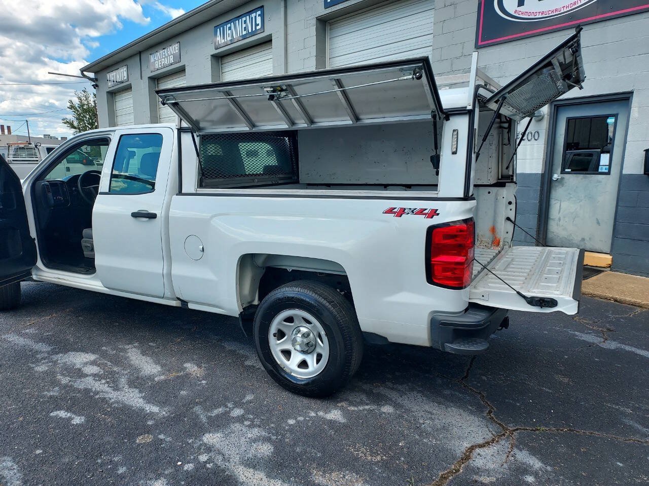 Used 2018 Chevrolet Silverado 1500 W/T AWD/4WD image 6