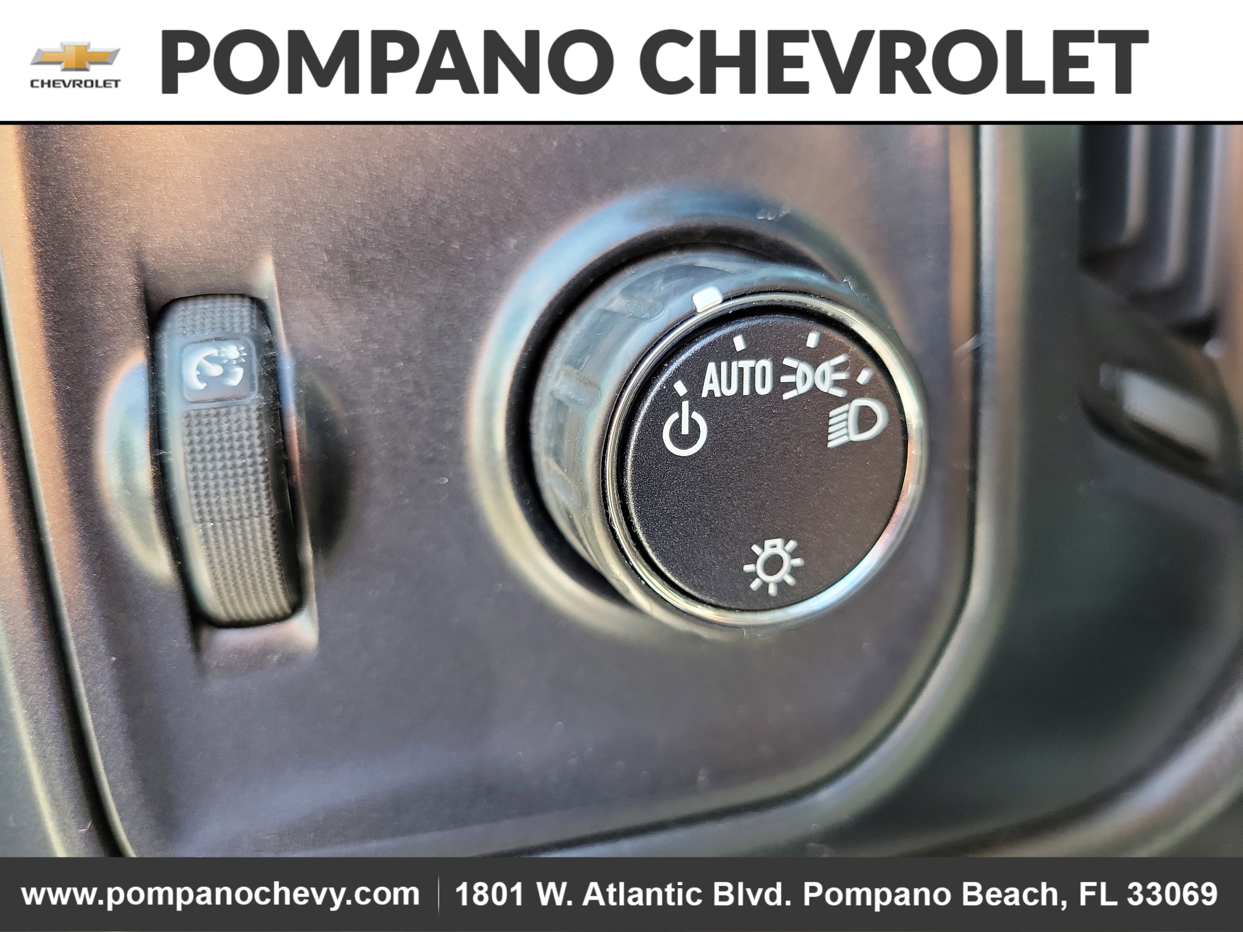 Used 2017 GMC Sierra 1500 2WD Regular Cab image 13