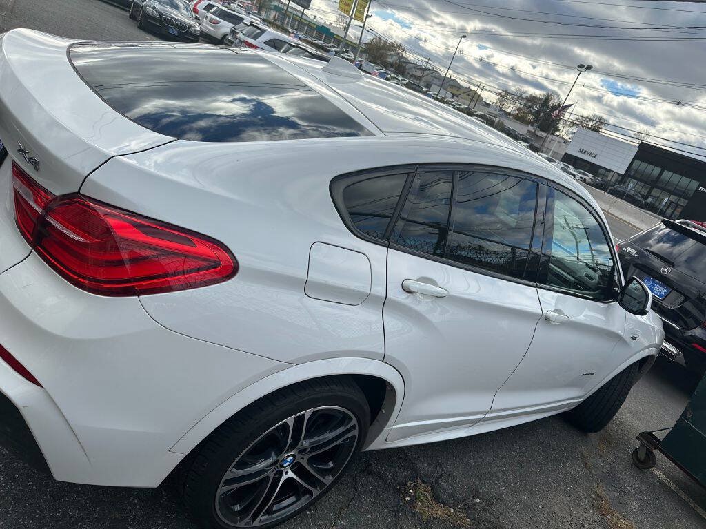 Used 2016 BMW X4 xDrive28i w/ Technology Package AWD/4WD image 4