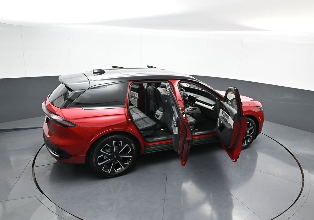 Used 2025 Lincoln Nautilus Reserve image 48