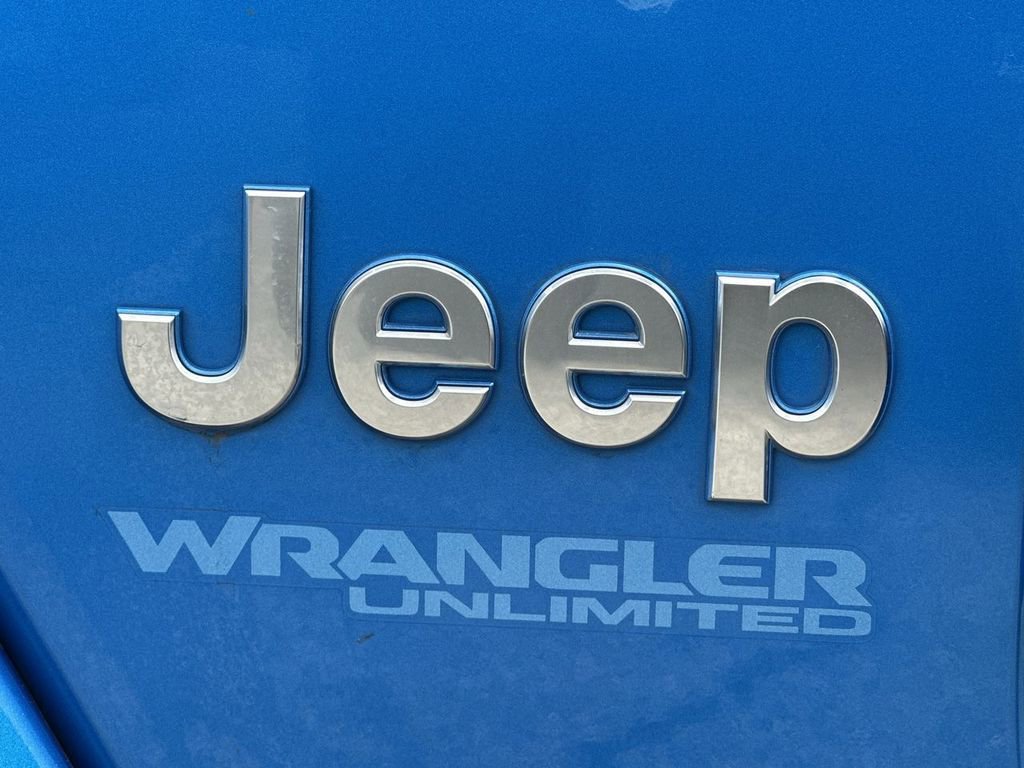 Used 2021 Jeep Wrangler Unlimited Sahara w/ Cold Weather Group AWD/4WD image 38