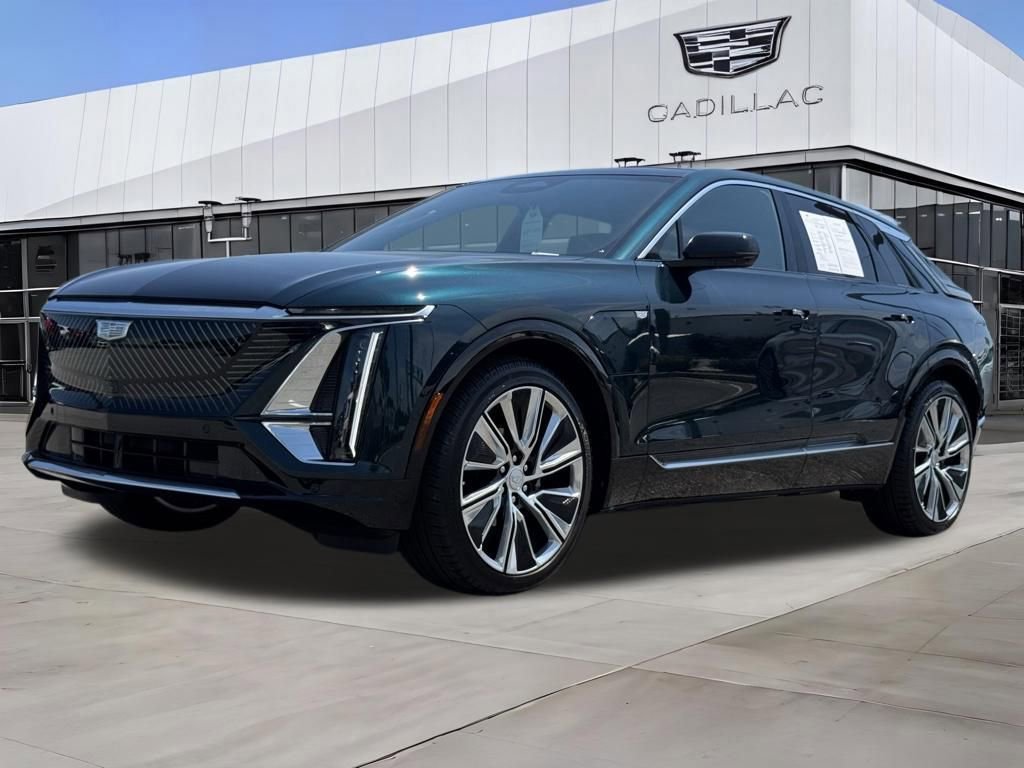 Certified 2025 Cadillac Lyriq Luxury w/ LPO, Floor Liner Package AWD/4WD image 5