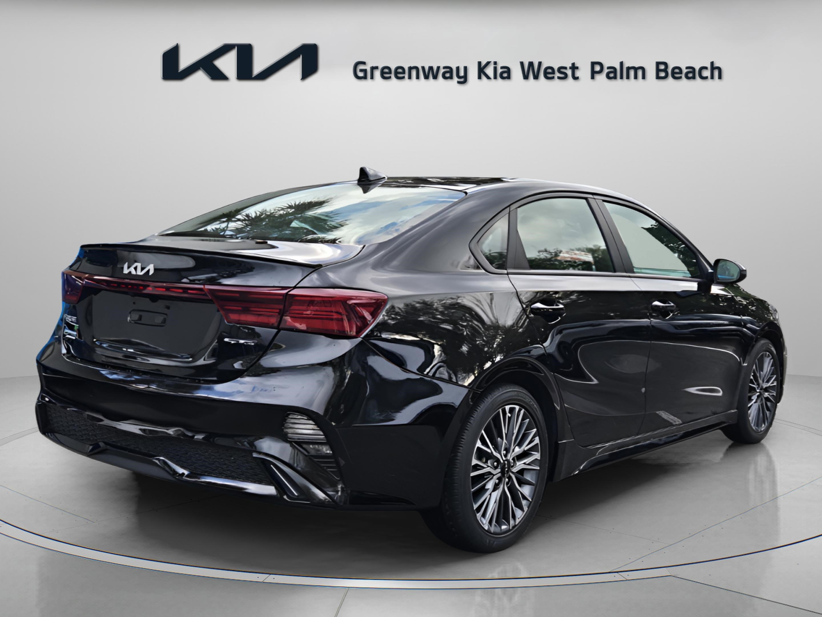 Used 2022 Kia Forte GT-Line w/ GT-Line Premium Package image 7