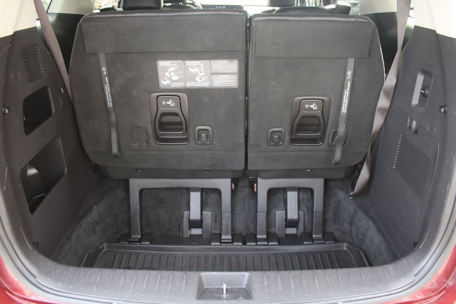 Used 2022 Kia Carnival LX image 13
