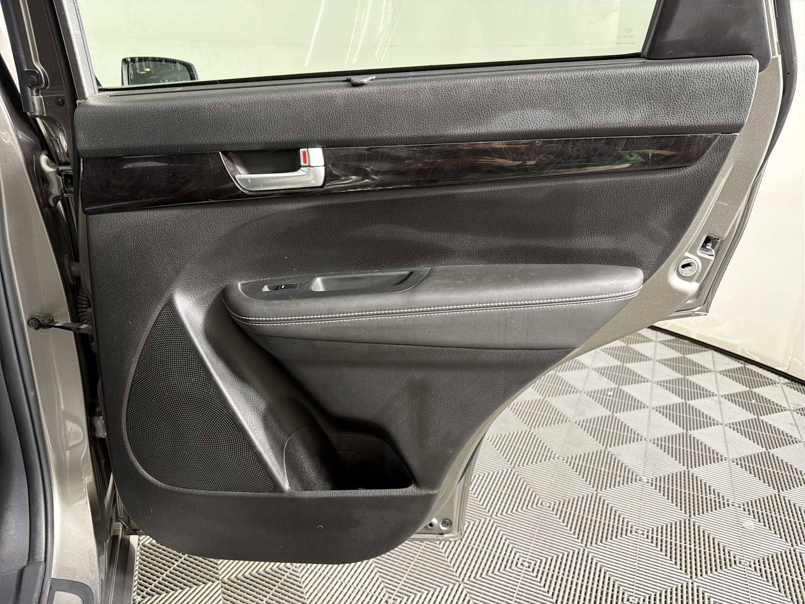 Used 2014 Kia Sorento SX w/ 3rd Row Package image 14