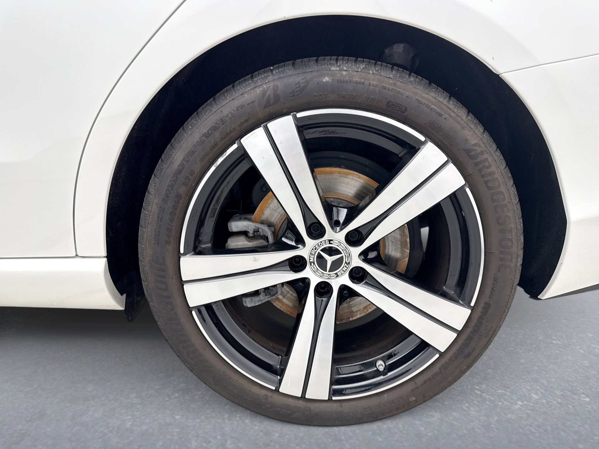 Used 2025 Mercedes-Benz C 300 4MATIC Sedan image 25