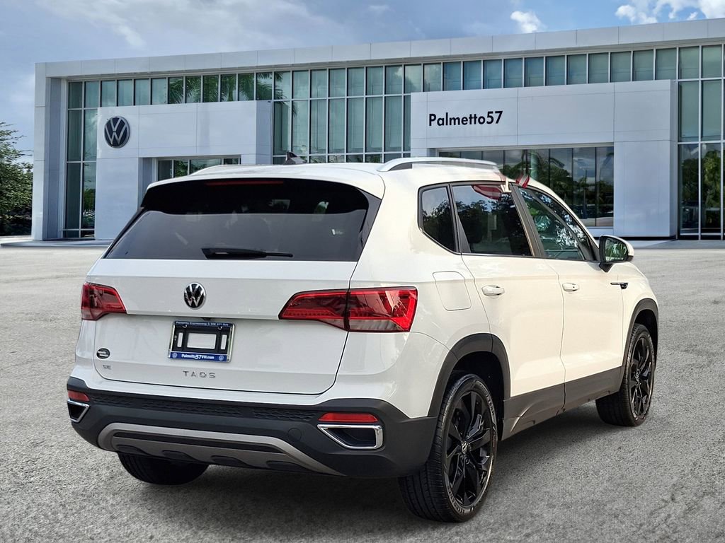 Used 2023 Volkswagen Taos SE w/ Panoramic Sunroof Package FWD image 6