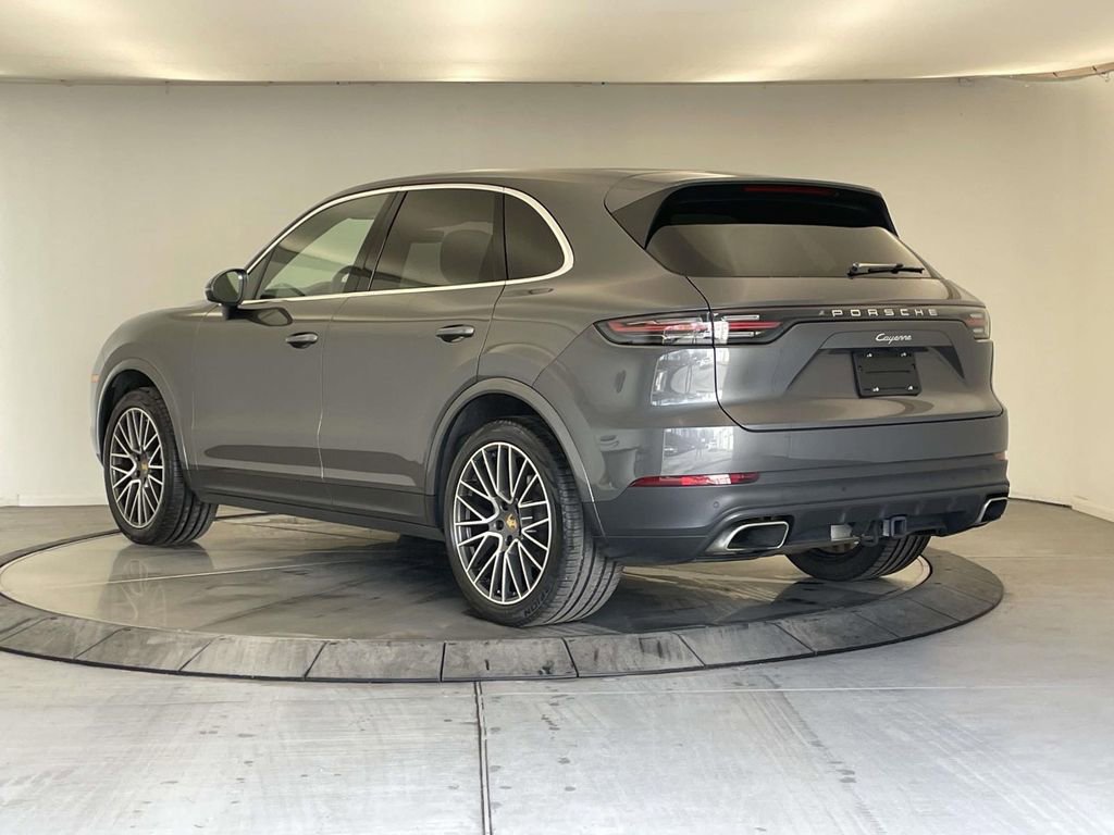 Used 2023 Porsche Cayenne Platinum Edition AWD/4WD image 3