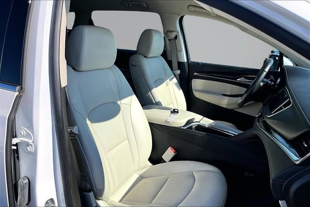 Used 2023 Buick Enclave Essence AWD/4WD image 7