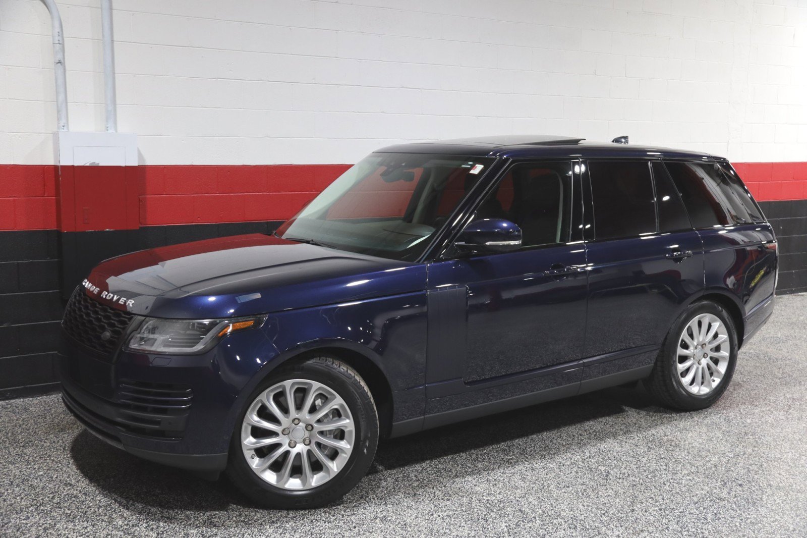 Used 2019 Land Rover Range Rover HSE image 18