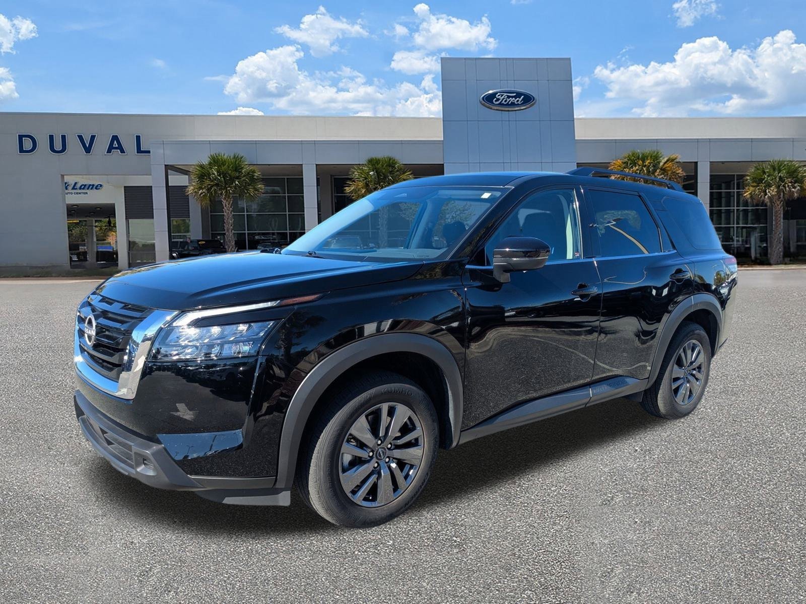 Used 2025 Nissan Pathfinder SV image 8