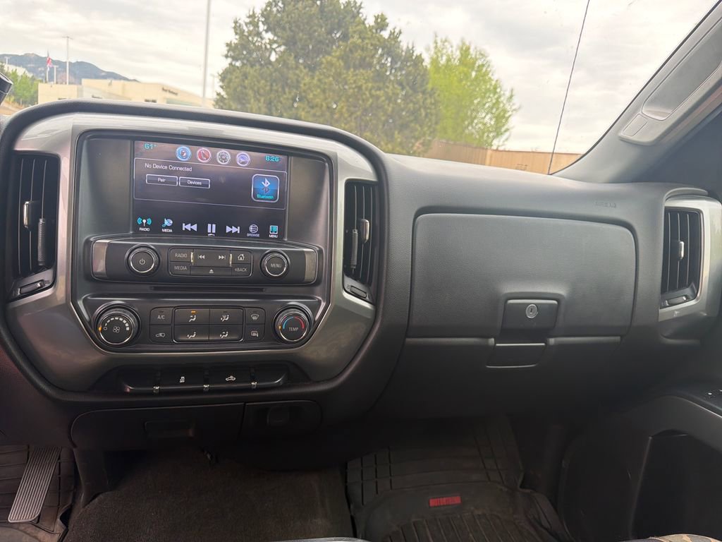 Used 2018 Chevrolet Silverado 1500 LT AWD/4WD image 16