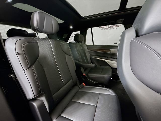 Used 2026 Cadillac Vistiq Sport w/ LPO, Floor Liner Package image 33