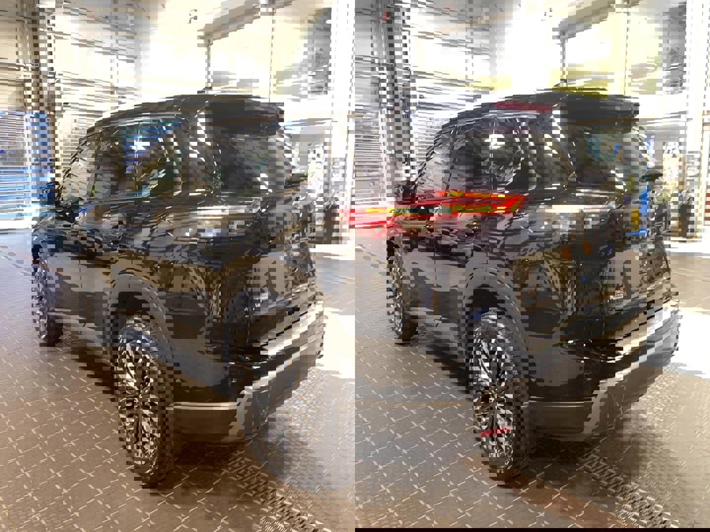 Used 2025 Nissan Rogue SL w/ Tech Package image 21