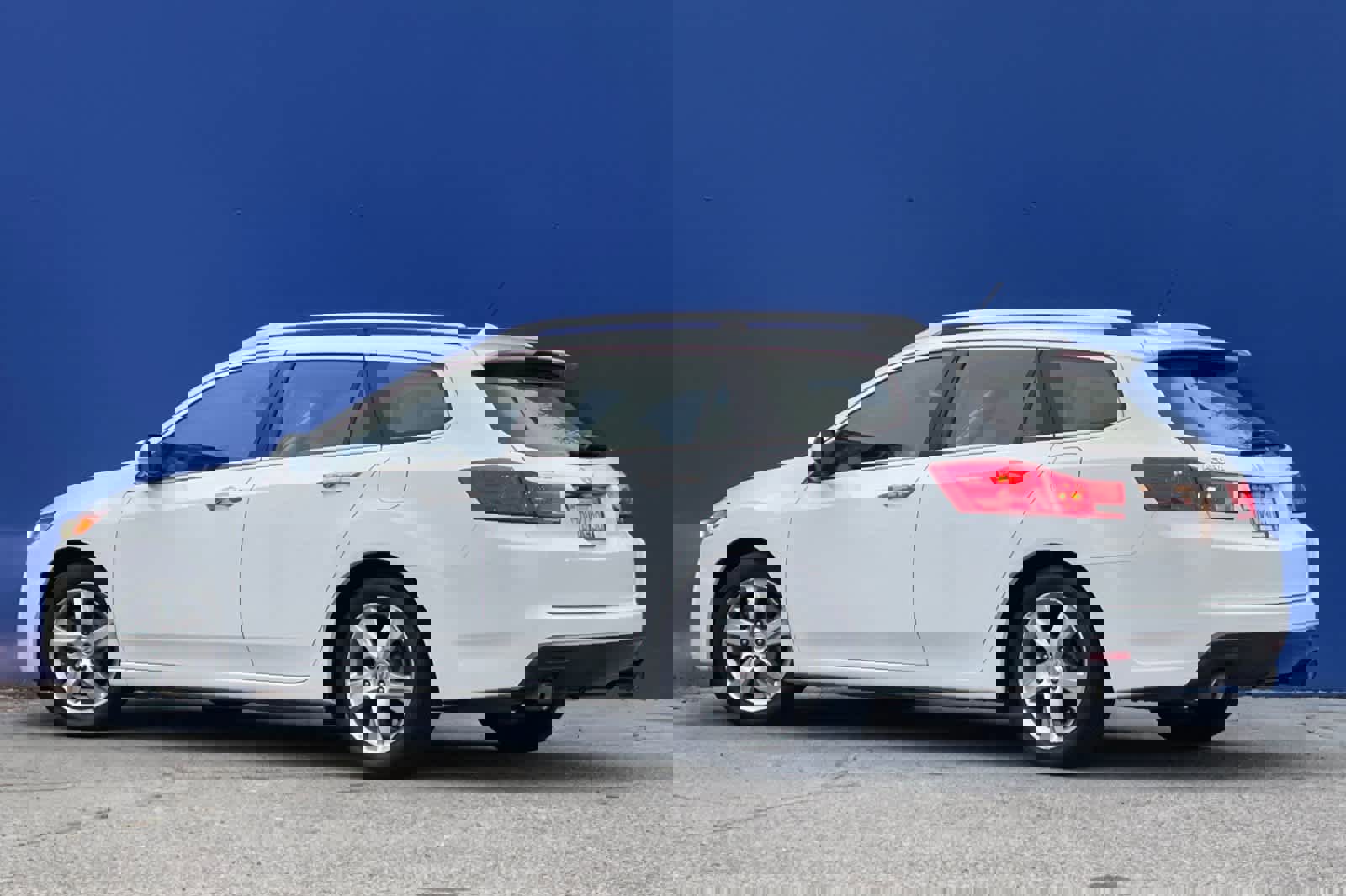 Used 2013 Acura TSX w/ Technology Package image 2