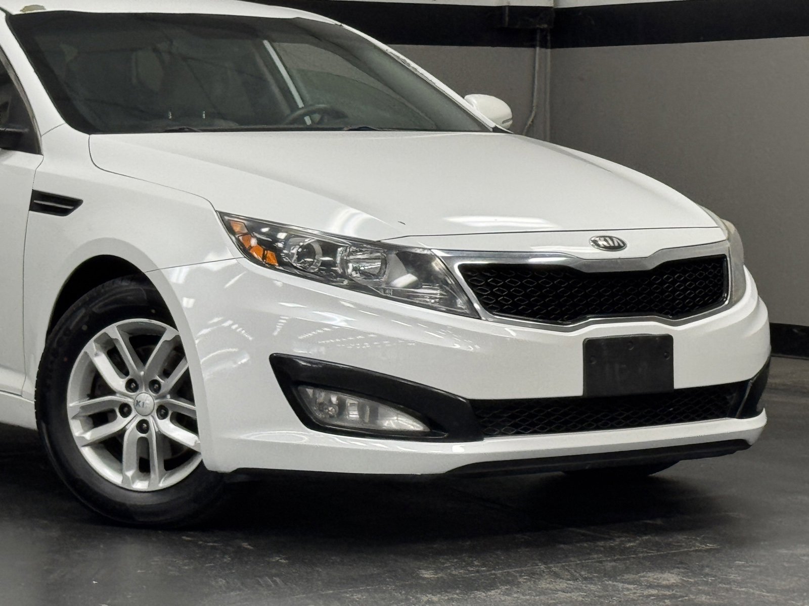 Used 2013 Kia Optima LX w/ Convenience Plus Pkg image 3