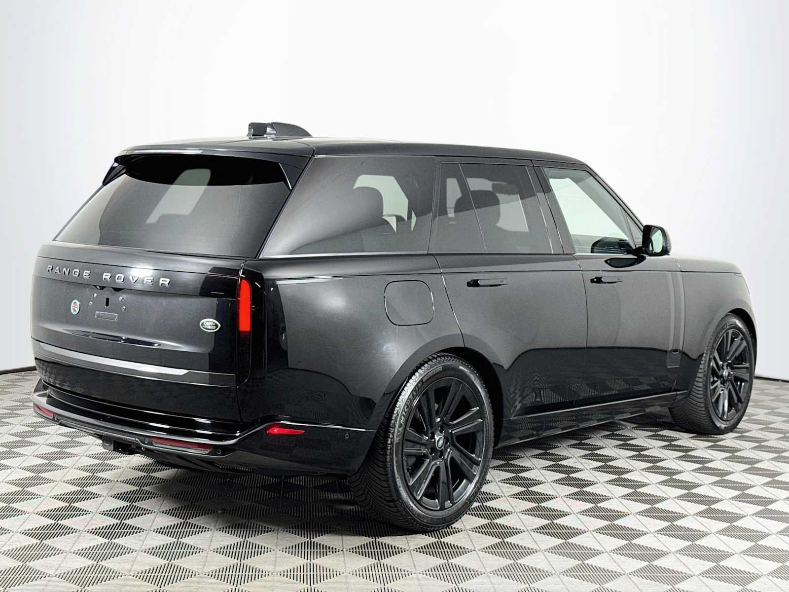 Used 2023 Land Rover Range Rover SE AWD/4WD image 5