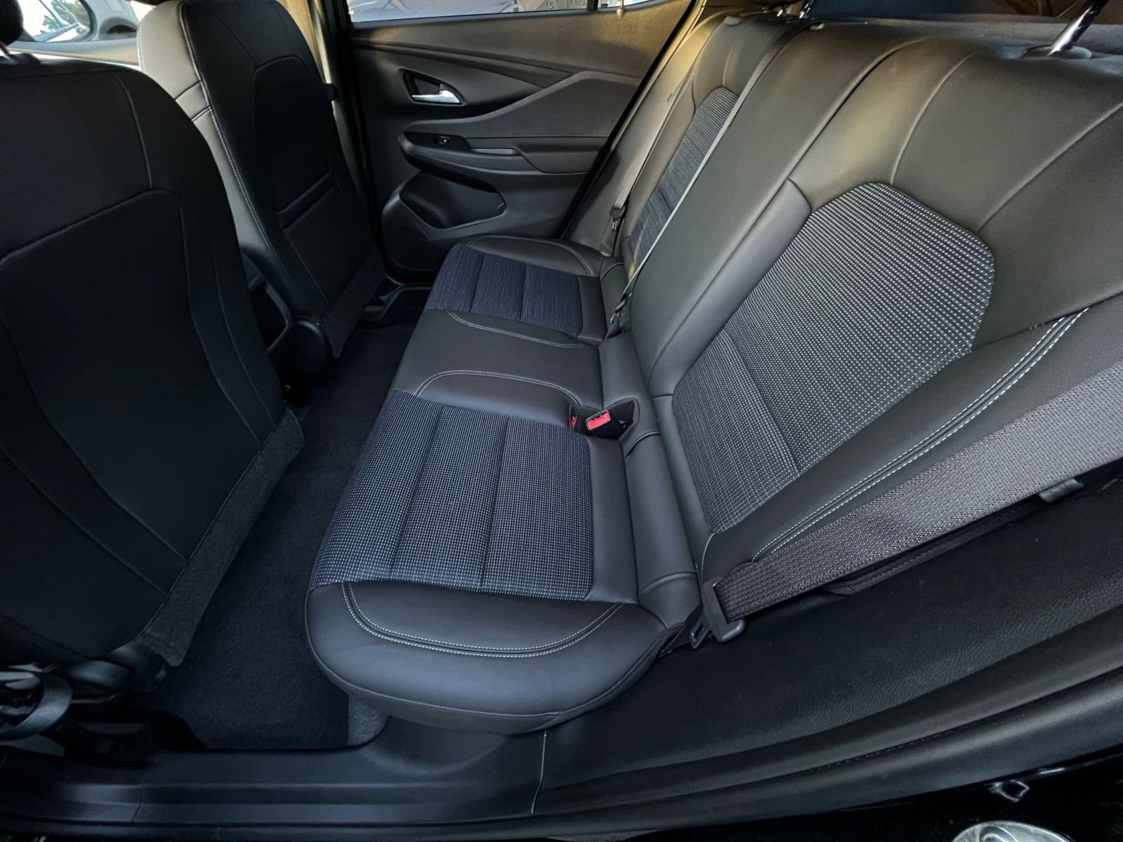 Used 2025 Buick Envista Preferred image 25