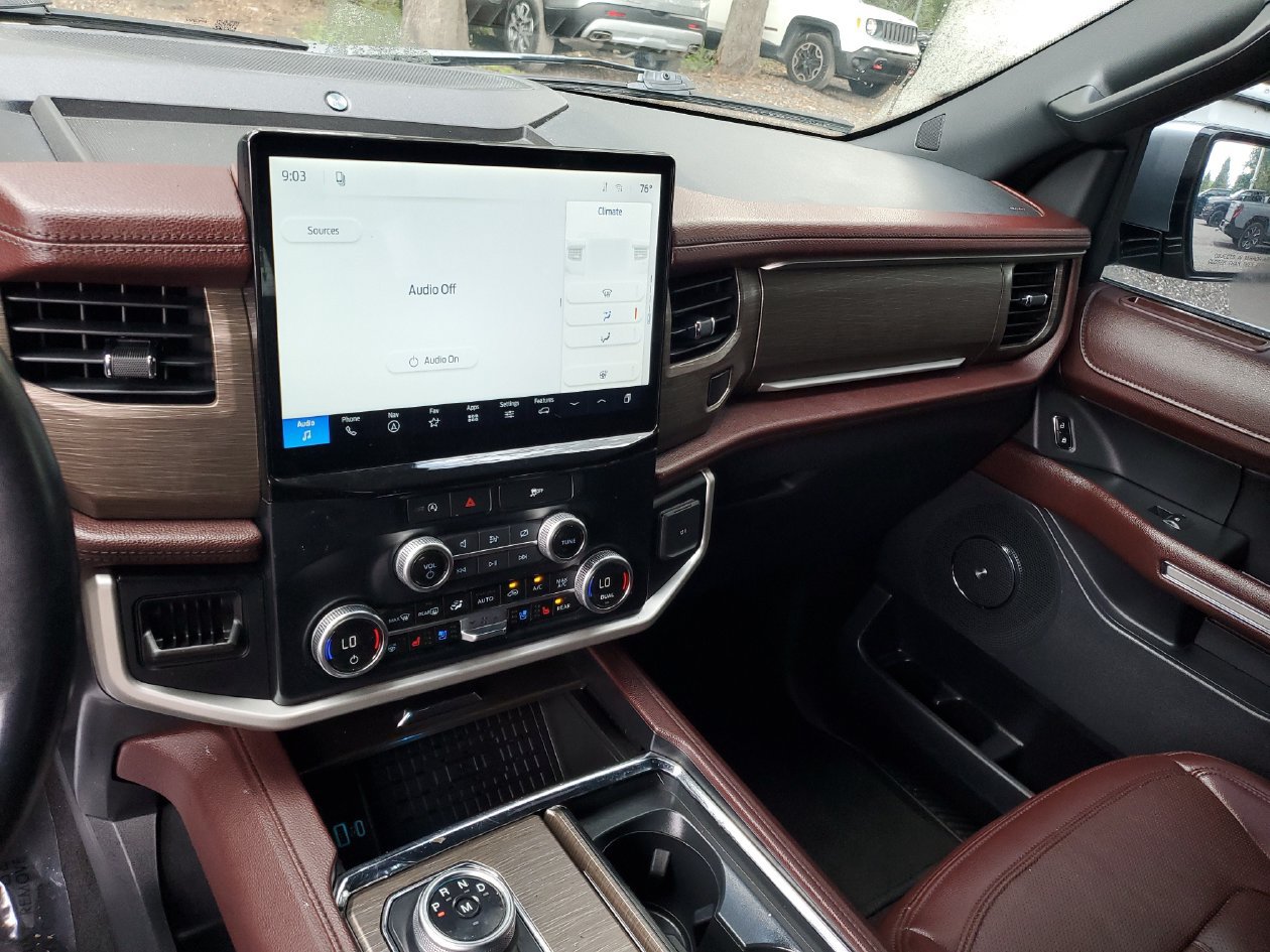 Used 2024 Ford Expedition Limited RWD image 26
