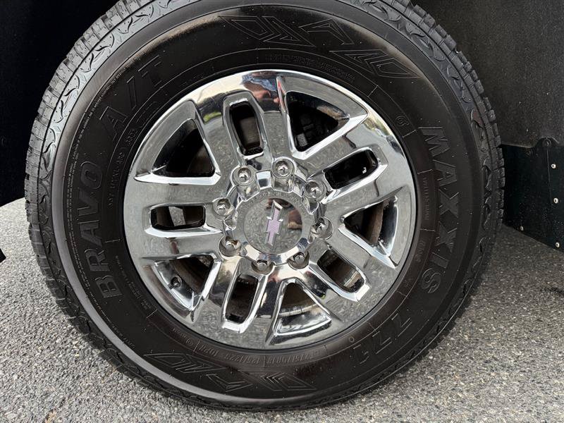 Used 2020 Chevrolet Silverado 2500 LT w/ Convenience Package AWD/4WD image 9