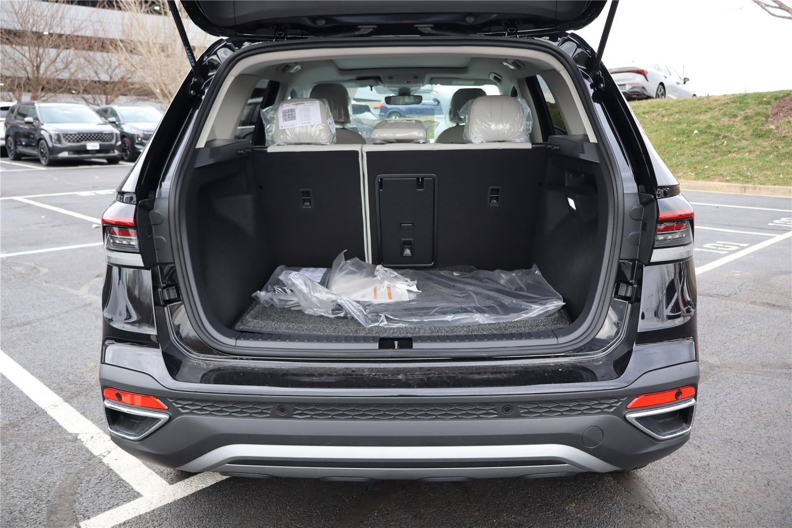New 2026 Volkswagen Taos SE AWD/4WD image 5