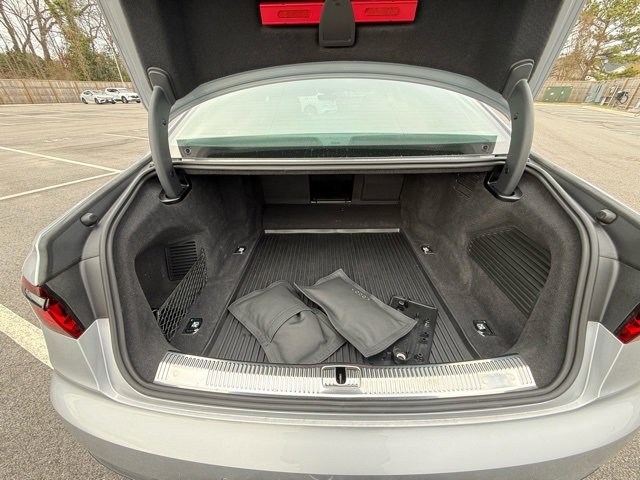 Used 2025 Audi S8 image 8