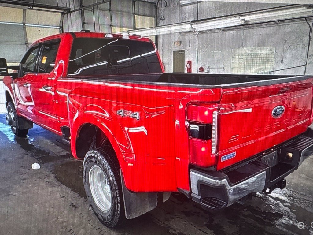 Used 2024 Ford F350 Lariat w/ Lariat Ultimate Package AWD/4WD image 2