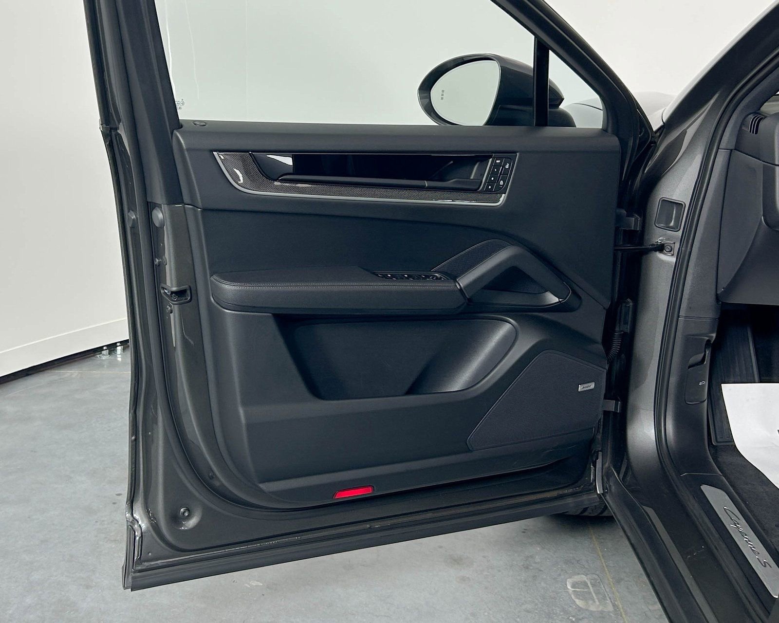 Certified 2024 Porsche Cayenne S AWD/4WD image 14