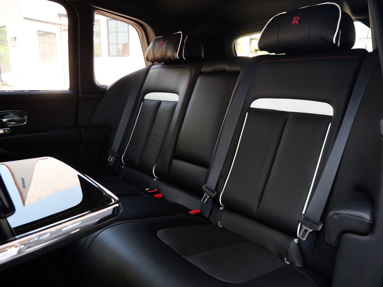 Certified 2022 Rolls-Royce Cullinan w/ Cullinan Package AWD/4WD image 8