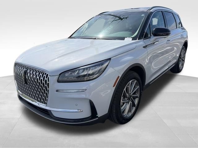 Used 2025 Lincoln Corsair FWD w/ Equipment Group 101A image 3