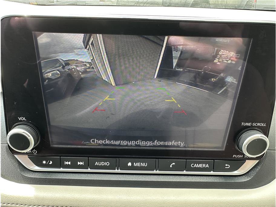 Used 2023 Nissan Rogue SV image 26